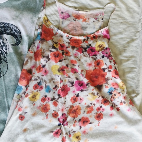 Two tops for price of 1 - Picture 4 of 4